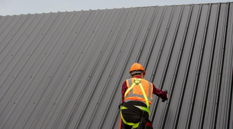 Professional gutter cleaning in Dumfries, VA